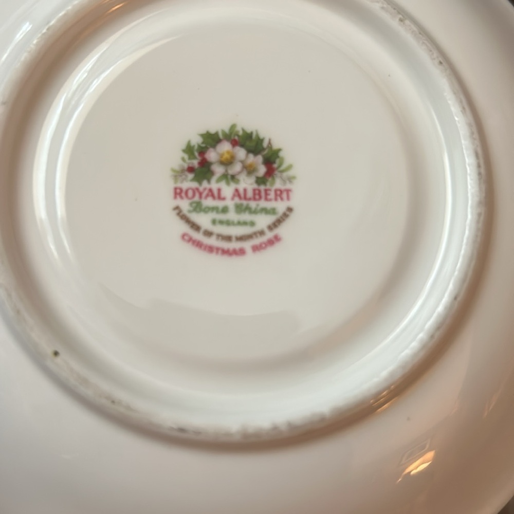 Royal Albert December Bone China Tea Cup & Saucer - Picture 10 of 11